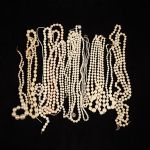 491637 Pearl necklace